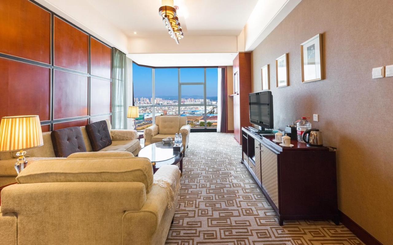 Empark Grand Hotel Kunming Exterior photo