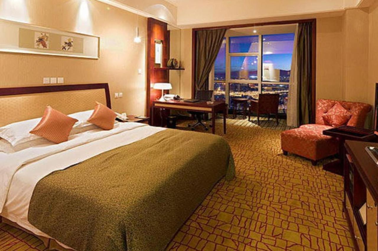 Empark Grand Hotel Kunming Exterior photo