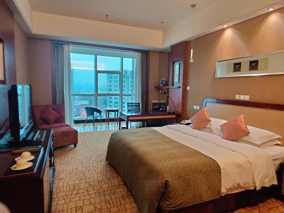 Empark Grand Hotel Kunming Exterior photo