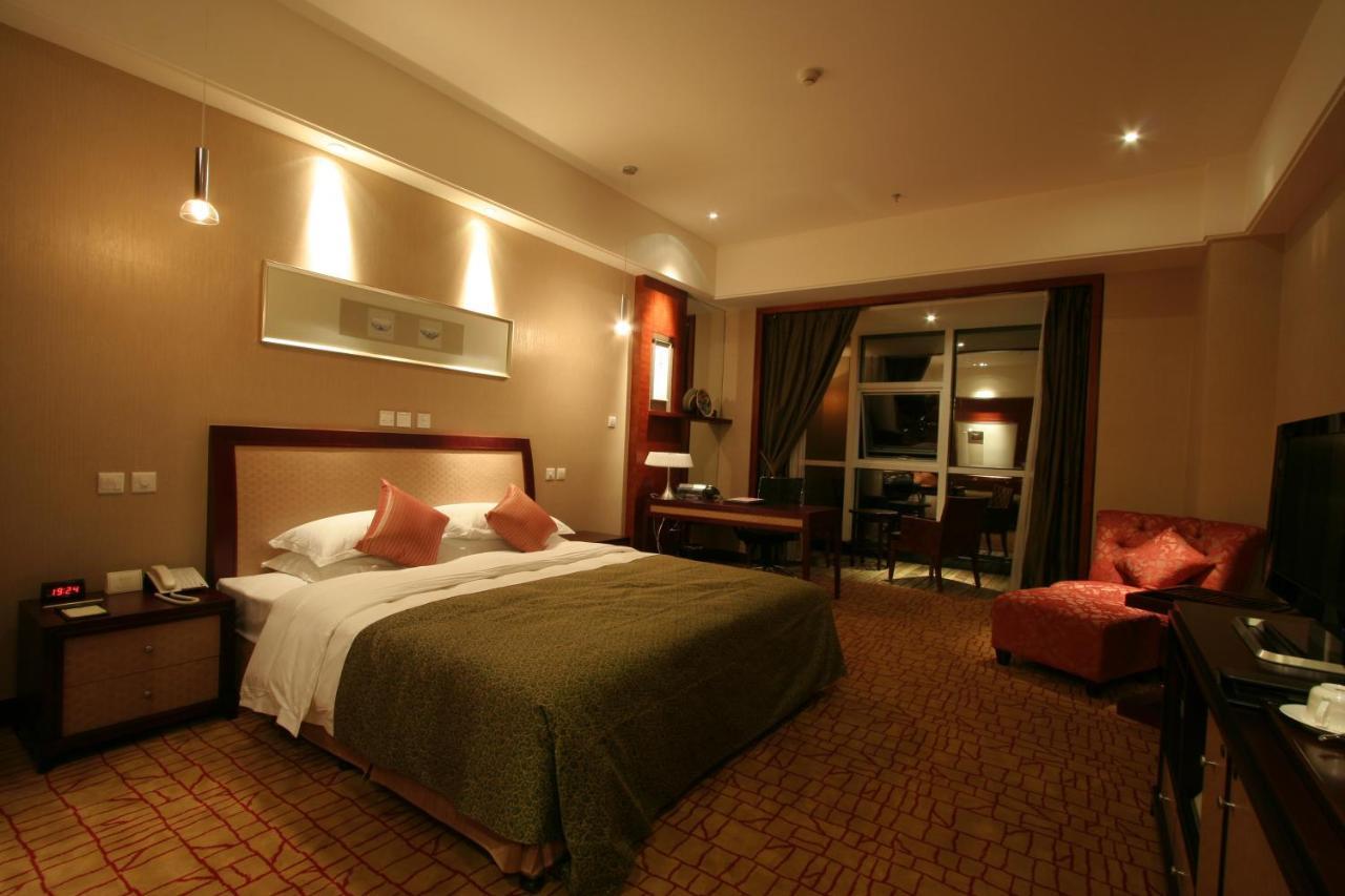 Empark Grand Hotel Kunming Exterior photo