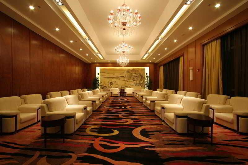 Empark Grand Hotel Kunming Exterior photo